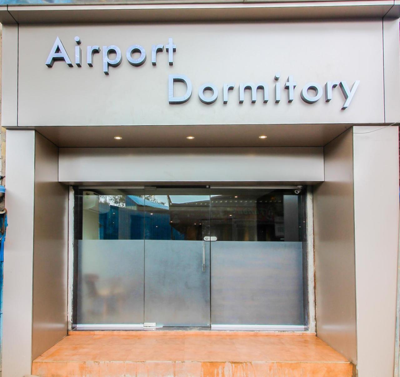 Hygeinic Airport Dormitory Near By Bom Hostel Mumbai Exterior photo